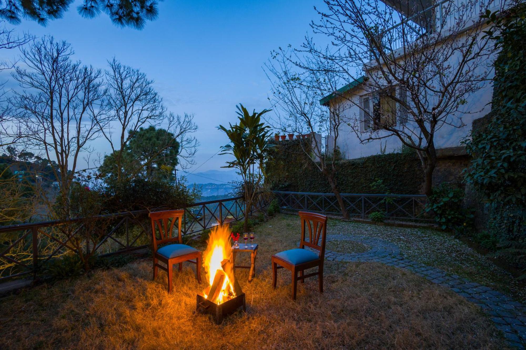 Alaya Stays Mehar Villa - 3 Bhk With Garden & Scenic Views Kasauli Exteriér fotografie