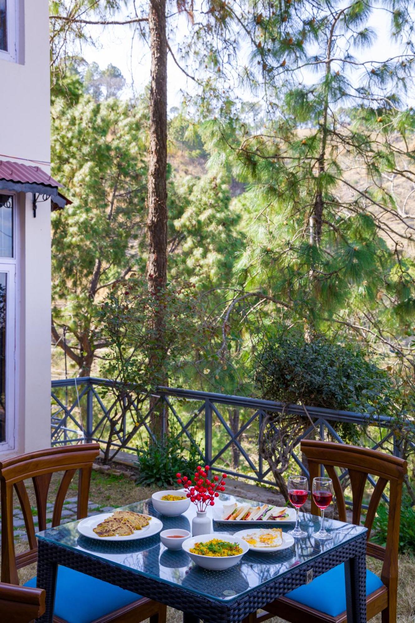 Alaya Stays Mehar Villa - 3 Bhk With Garden & Scenic Views Kasauli Exteriér fotografie