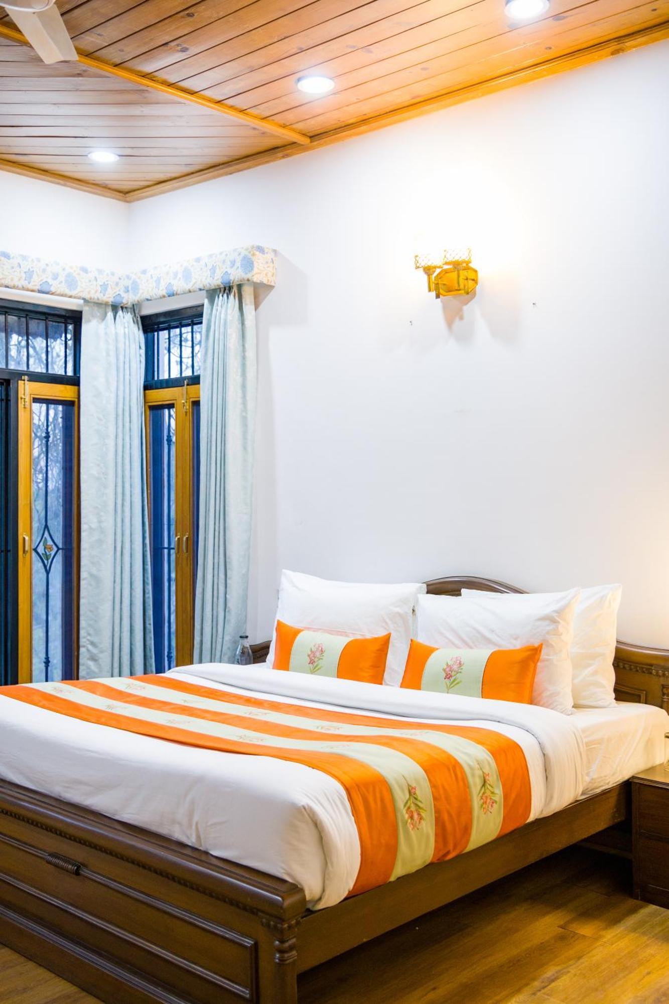 Alaya Stays Mehar Villa - 3 Bhk With Garden & Scenic Views Kasauli Exteriér fotografie