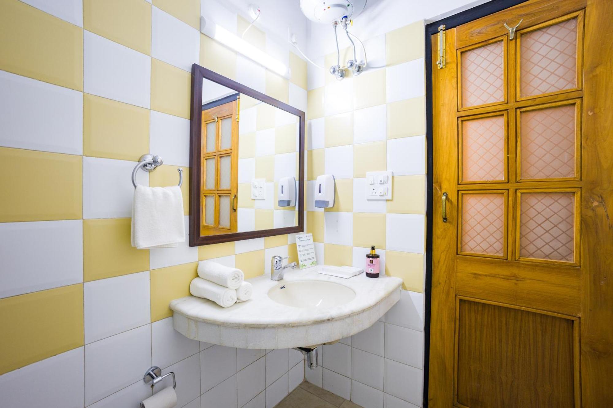 Alaya Stays Mehar Villa - 3 Bhk With Garden & Scenic Views Kasauli Exteriér fotografie