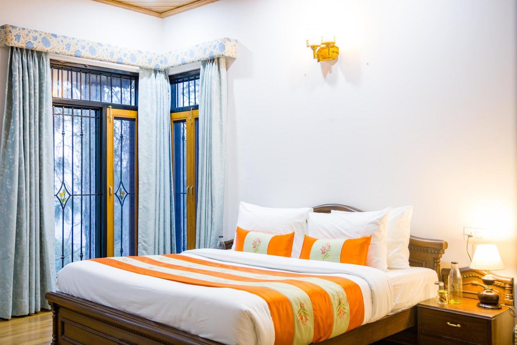 Alaya Stays Mehar Villa - 3 Bhk With Garden & Scenic Views Kasauli Exteriér fotografie